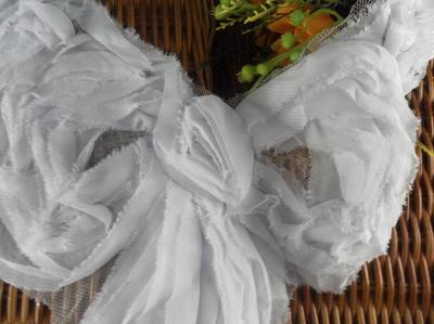 刺绣蝴蝶珠片花与卫生洁具销售的创新融合